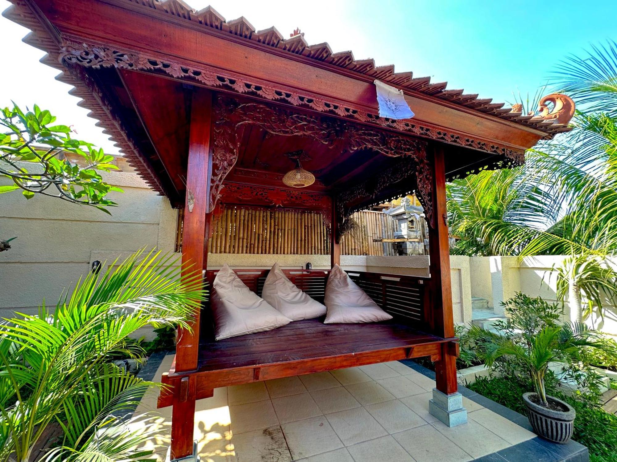 Puri Melati Hotel Uluwatu  Exterior photo